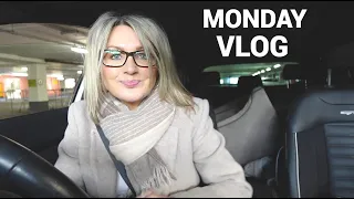 Can't Find A Decent Bra & Feeling Low - MONDAY VLOG