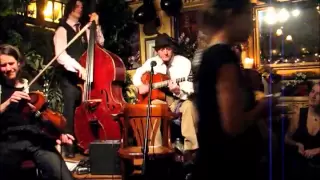 I found a new baby - The Man Overboard Quintet live at Le QuecumBar