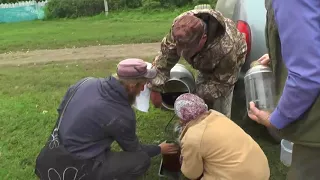 Шерстобитов Геннадий привез мёд для продажи из села Урывки.  20.08.2017