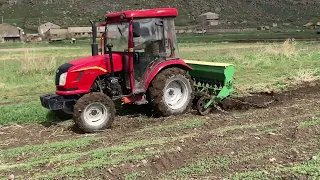 Mini Tractor Df 404 in work