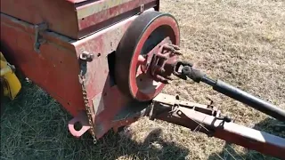 pucanje zastitnog vijka na balirki i zamena / New Holland  balirka