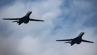 Amerikanska bombflygplan landar i Luleå