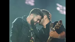 Henrique e Juliano chora no palco após homenagem a Cristiano Araújo e Allana Moraes (Ao Vivo)