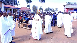 Butembo kitsumbiro/Lubango Messe Prémisse de Mr l'abbé Brice_cedric sirimami photography Réalisateur
