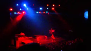 Lindsey Stirling - Shatter Me (Live in Moscow 30.09.14)(720p)