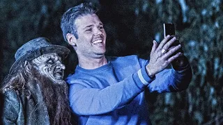 Stupid Man Finds A Dangerous Creature In His Backyard, But Instead of Running, He Asks For A Selfie