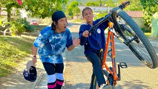 EL NIÑO MOTOCONCHO EN BICICLETA 🚴😂  pelicula  completa