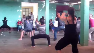 Marita Flores Teaching Peruvian Festejo Dance in Cañete, Perú - Lesson 2