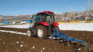 Başak 2090'ın ünlü 12 numara 5'li pullukla karda tarla sürüm performansı