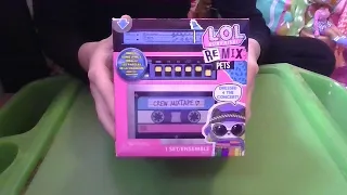 Unboxing An L.O.L. Surprise REMIX Pets