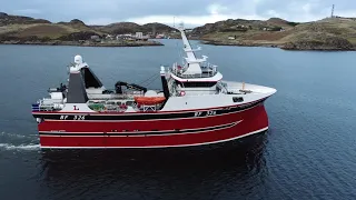 BF326 Venture IIII coming into Kinlochbervie harbour