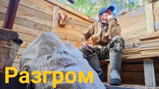 Крышу унесло! Полный РАЗГРОМ! Я долго строил эту баню в лесу. This is how people live in the forest