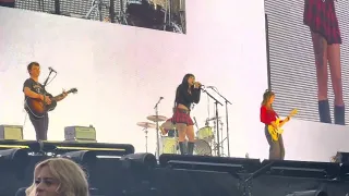 Beabadoobee - Glue Song - 4/1/2023 AT&T Stadium