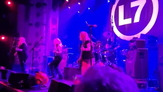 Andres (changing of the logo's) L7 at the Metro Chicago 10/15/2022