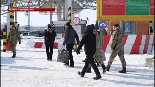 Викрадені російськими спецслужбами українські прикордонники повернулися додому