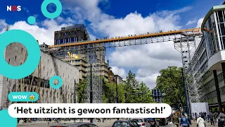 Rotterdammers lopen op 30 meter hoogte over de stad