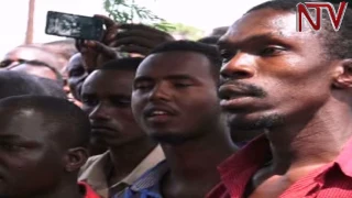 Truck drivers demonstrate at Elegu border crossing, accuse South Sudan officials of extortion