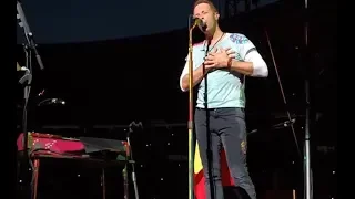 Chris Martin covering Stromae's 'Formidable' in Brussels, Belgium