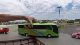 Brinquedos para Crianças / Brincando de Ônibus de Turismo Iveco