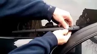 HOW TO replace TOYOTA  RAV4 rear wiper blade