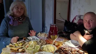 01 12 22,ОТМЕЧАЕМ ДЕНЬ РОЖДЕНИЯ ЖЕНИ,КОПТИМ МЯСО,УКРАИНА,ПРИГОРОД КИЕВА,ВЛОГ