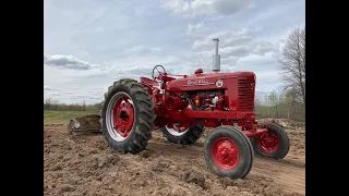 Farmall Super M First Time Back In The Field Since Rebuild!  Ripping Dirt With The Old Tumblebug...