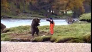 FUNNY ADS - John West Salmon - Bear Fight - [REDNAV corp.]