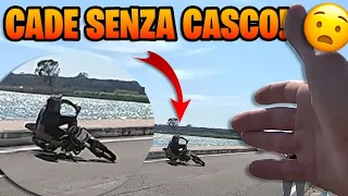 GLI INSEGNO A GUIDARE LA MOTO MA...GIUDICATE VOI