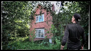 EXPLORING MAURICE'S UNTOUCHED ABANDONED HOUSE | MUST SEE!! Episode 15