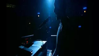 U2 - Running To Stand Still (Chicago 2005 Live)