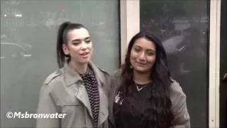 Dua Lipa Makes Selfies With Her ​​Fans @ Rembrandt Square Amsterdam