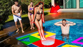 PULE NAS FORMAS GEOMÉTRICAS NA PISCINA!!