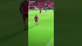 Mane dribbling during training