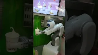 robot for making ice cream
