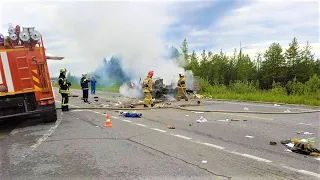 В Сургутском районе УАЗ врезался в грузовик