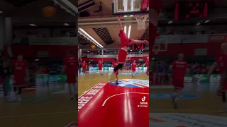 Big Win today! Video by @aurelia.rieke 💪🏼 #basketball #dunks