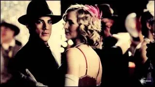 Klaus & Caroline | Sleep Alone