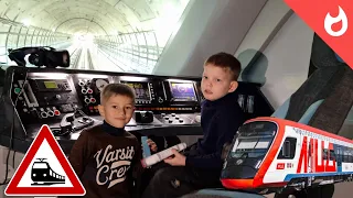 Driving a metro train /Young drivers / Museum of Moscow Railway Transport