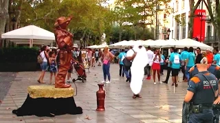 PUBLIC BOMB SCARE PRANK IN BARCELONA SPAIN