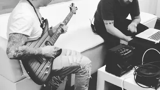 Synyster Gates - practice guitar with AXE FX