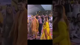 Shahveer Jafry n Ayesha dancing on Mehndi #shorts#shahveerjafry#ayeshabaig#shahveerjafrywedding