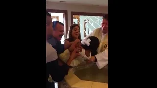 La nina diciendo puto a padre que la bautiza Viral video