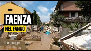 Cosa resta a Faenza dopo l'alluvione in Emilia Romagna: si spala senza sosta per liberarla dal fango