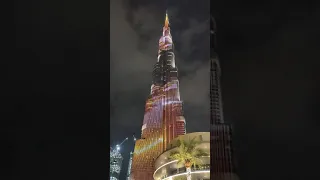 Вечернее шоу на самой высокой башне мира BurjKhalifa в Дубаи