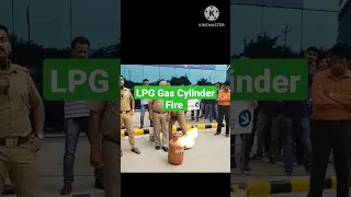 LPG gas cylinder safety tips / Lpg gas cylinder fire video  #shorts #viral