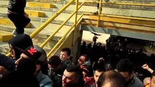 juvestabia nocerina entrata in campo dei tifosi molossi 03 03 2012