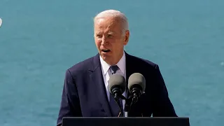 À la Pointe du Hoc, Joe Biden refuse de "croire que la grandeur des États-Unis est fanée"