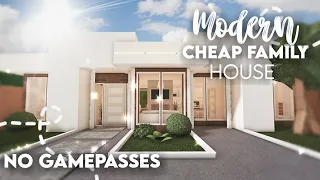 Minami Oroi Bloxburg Speedbuild and Tour - No Gamepass Modern Cheap Family House - June 16 2021