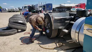 How to Change a Tire🔧on a Semi Truck 🚛