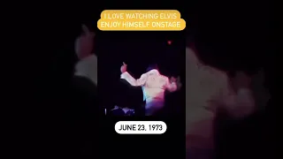 Elvis falls to his knees!